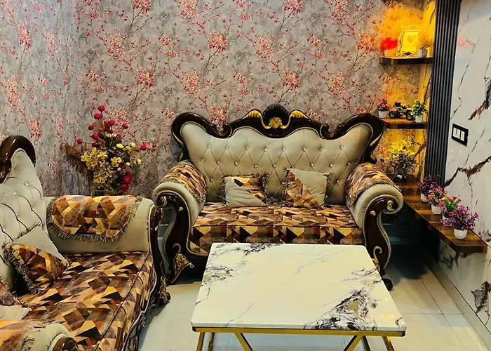 Luxury 2 Bhk Apartment In New Delhi