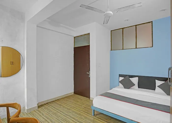 Collection O Jps Near Pvr Vikaspuri Delhi