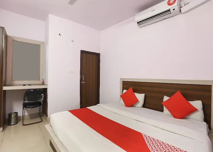 Hotel O Noida Villa