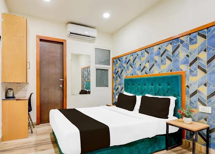 Super Townhouse Hotel Silver Saffron