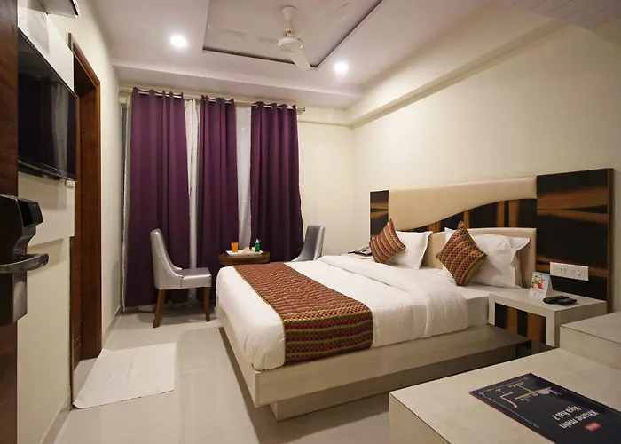 Airport Hotel Ivy With Free Airport Transfr