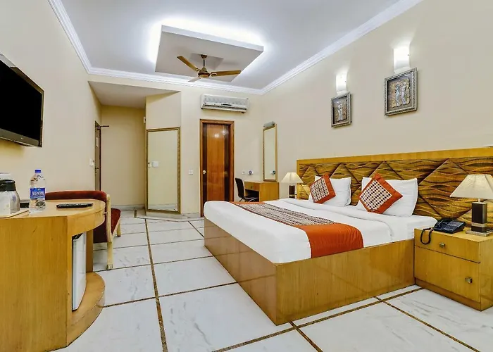 Capital O 41598 Hotel Singh Sahib Deluxe