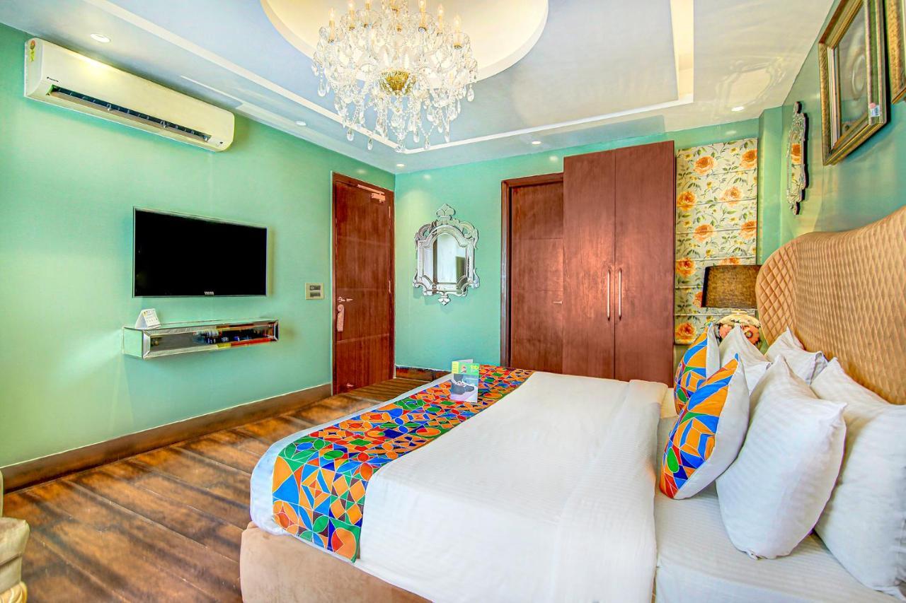 Fabhotel Cotts Vasant Kunj 3*