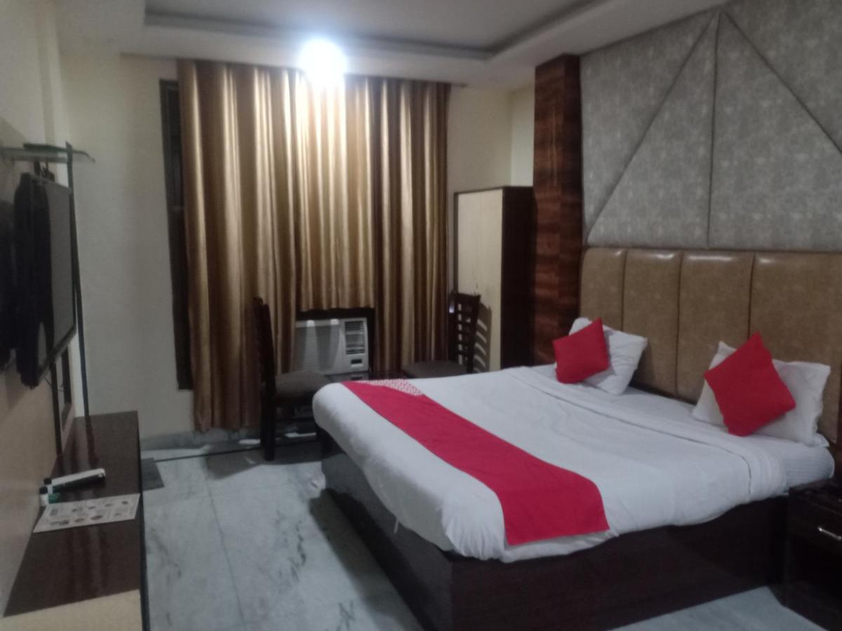 Clayton Near Igi Airport Delhi Hotel