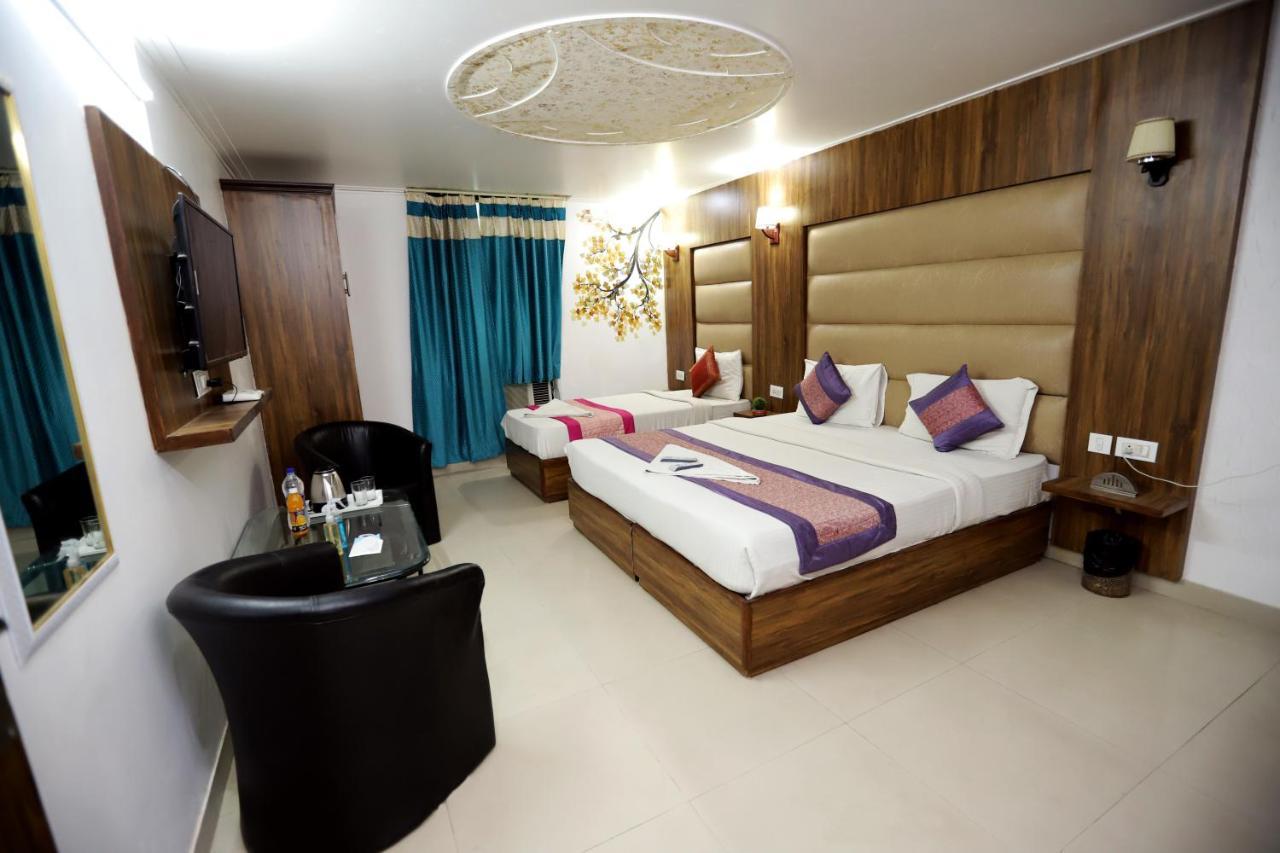 Airport Noratan Palace 3*