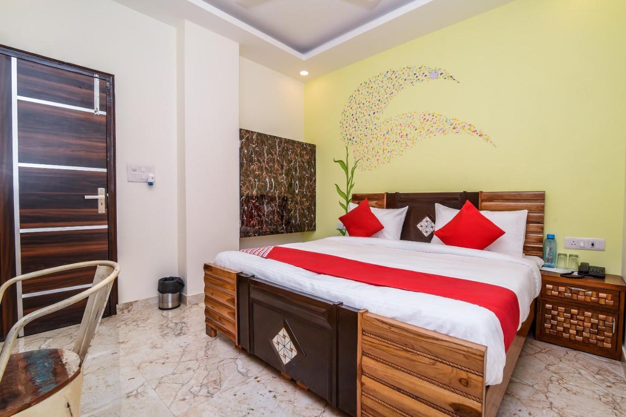 Oyo 14896 Galaxy Delhi (National Capital Territory of India)