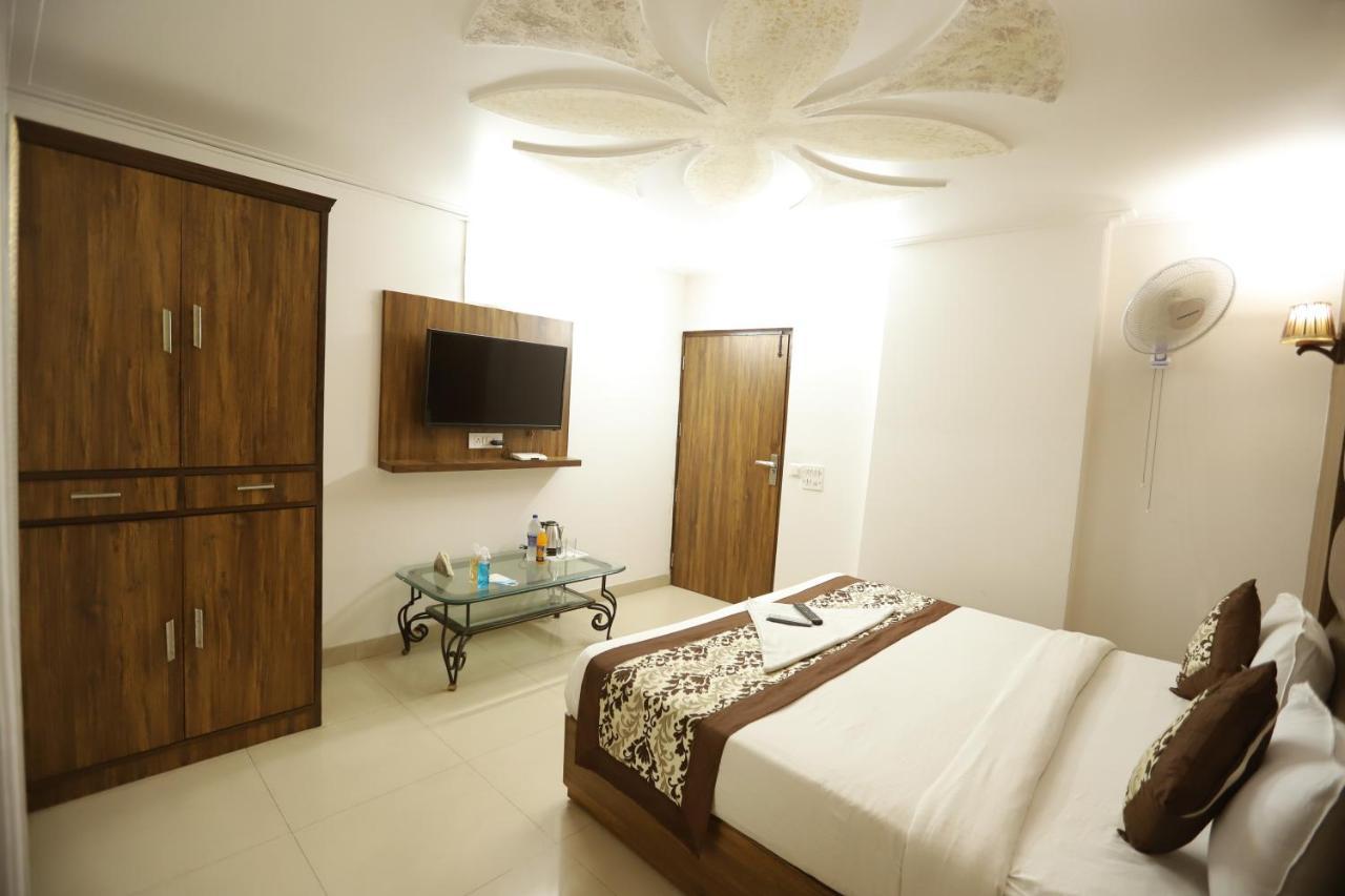Airport Noratan Palace 3*
