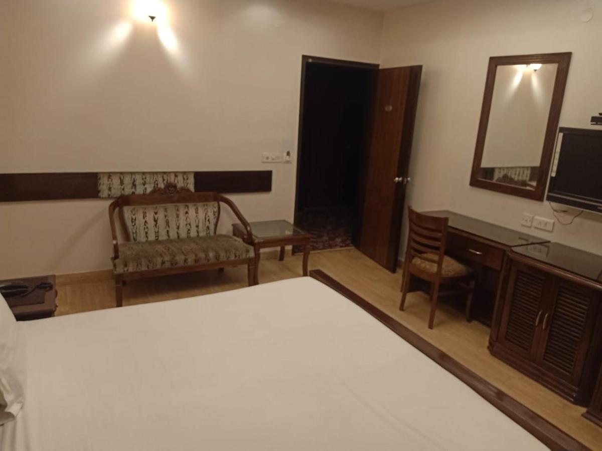 Clark Heights Hotel