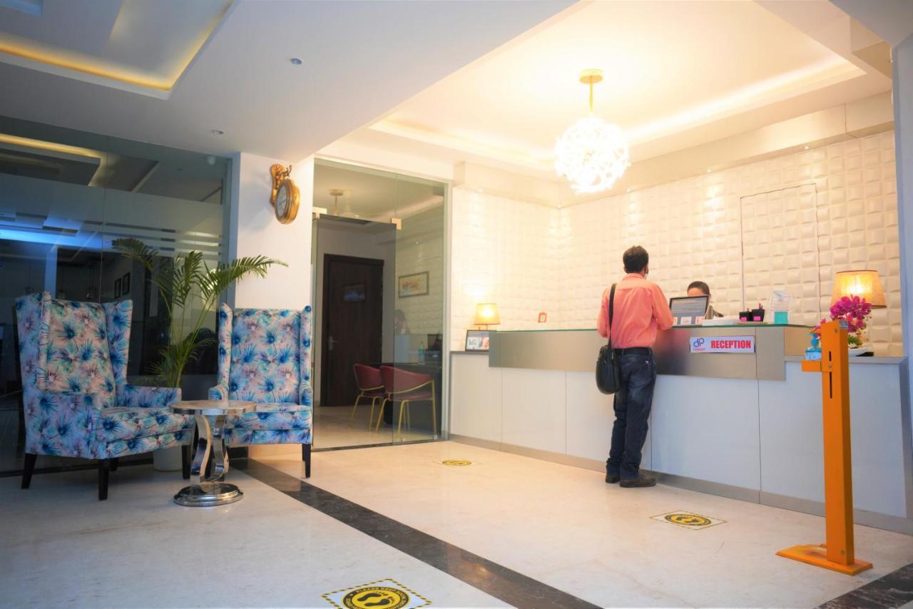Whitepod Luxury Aerocity Delhi Airport Nova Deli