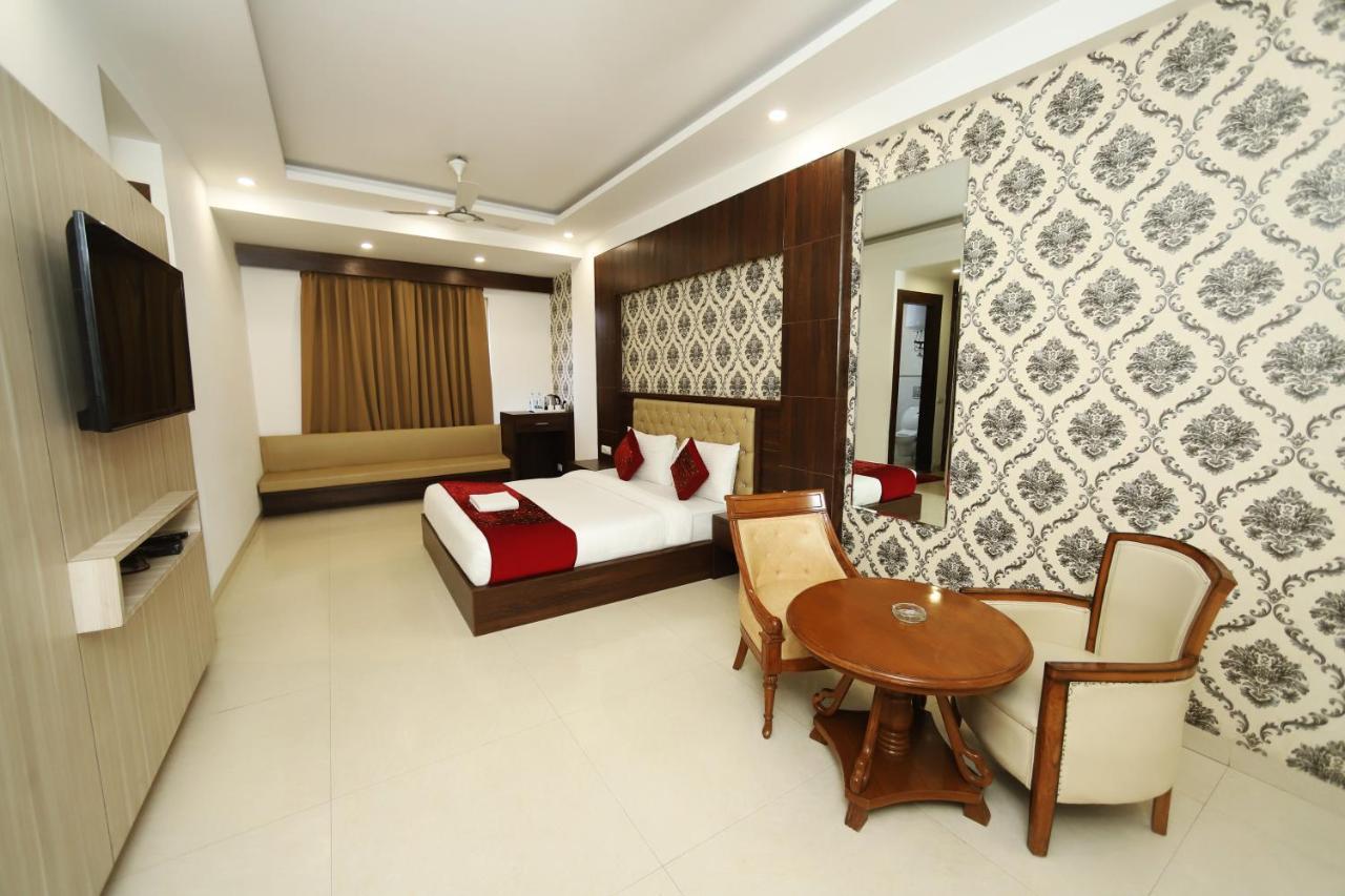 Almati - Near Delhi Airport