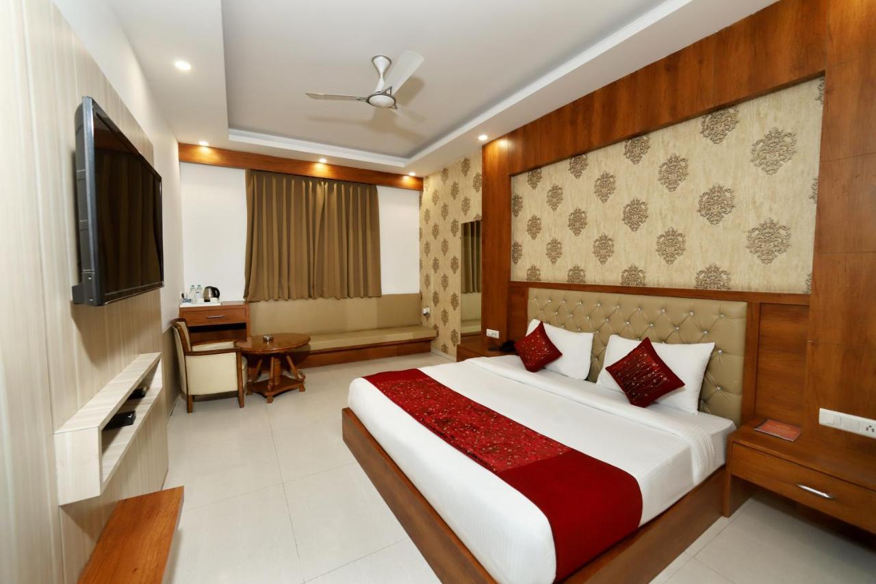 Almati - Near Delhi Airport