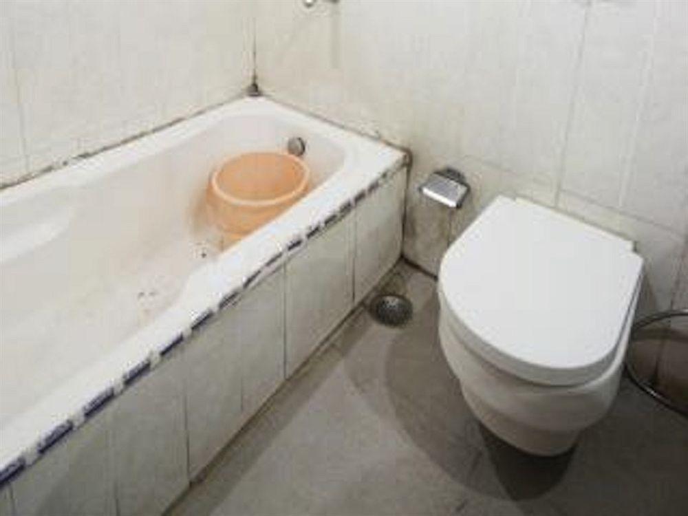 S.p.b 87 3* Delhi (National Capital Territory of India)