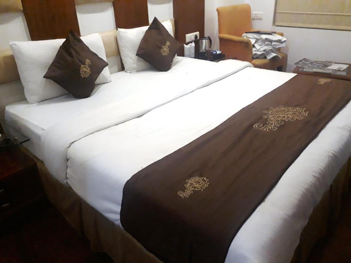 Grand Ivy Hotel