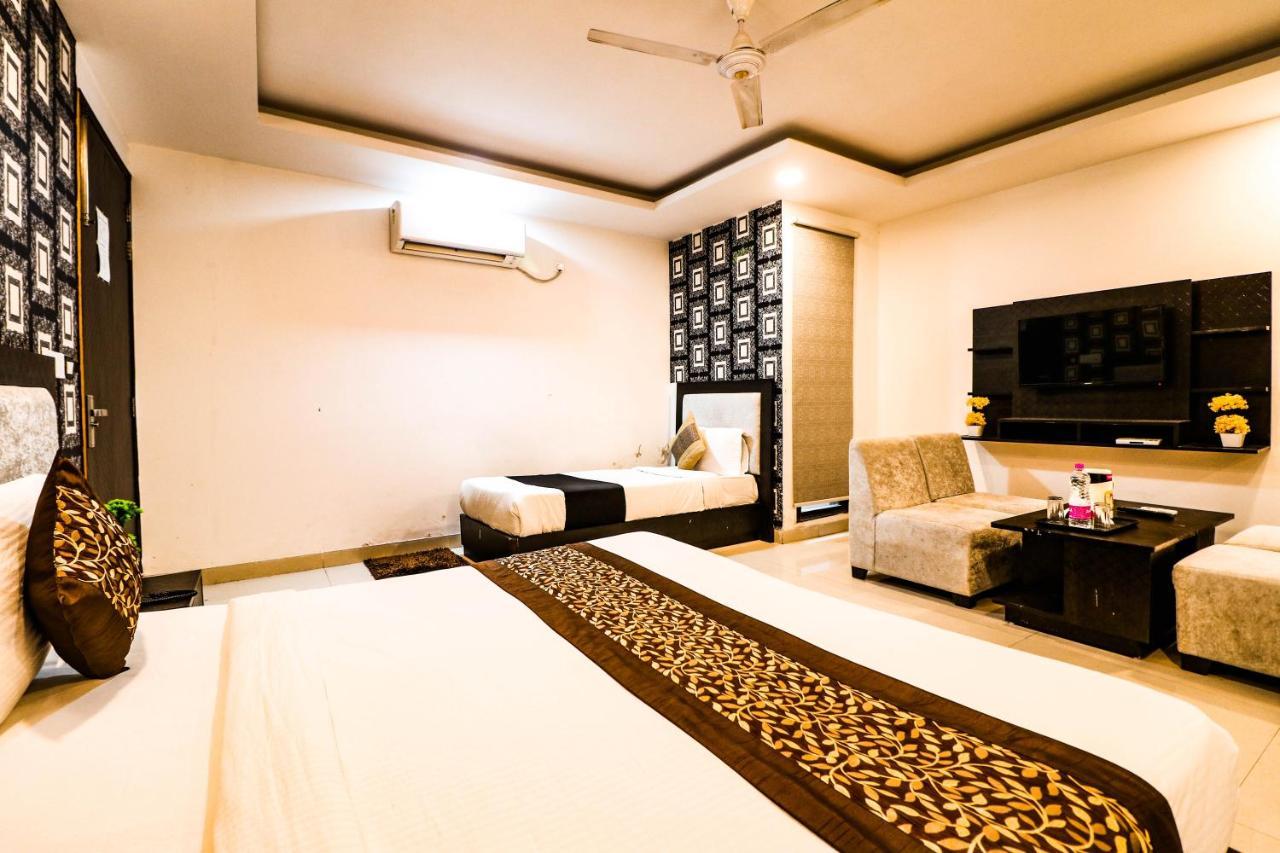 Olive Zone Near Delhi Airport 3*