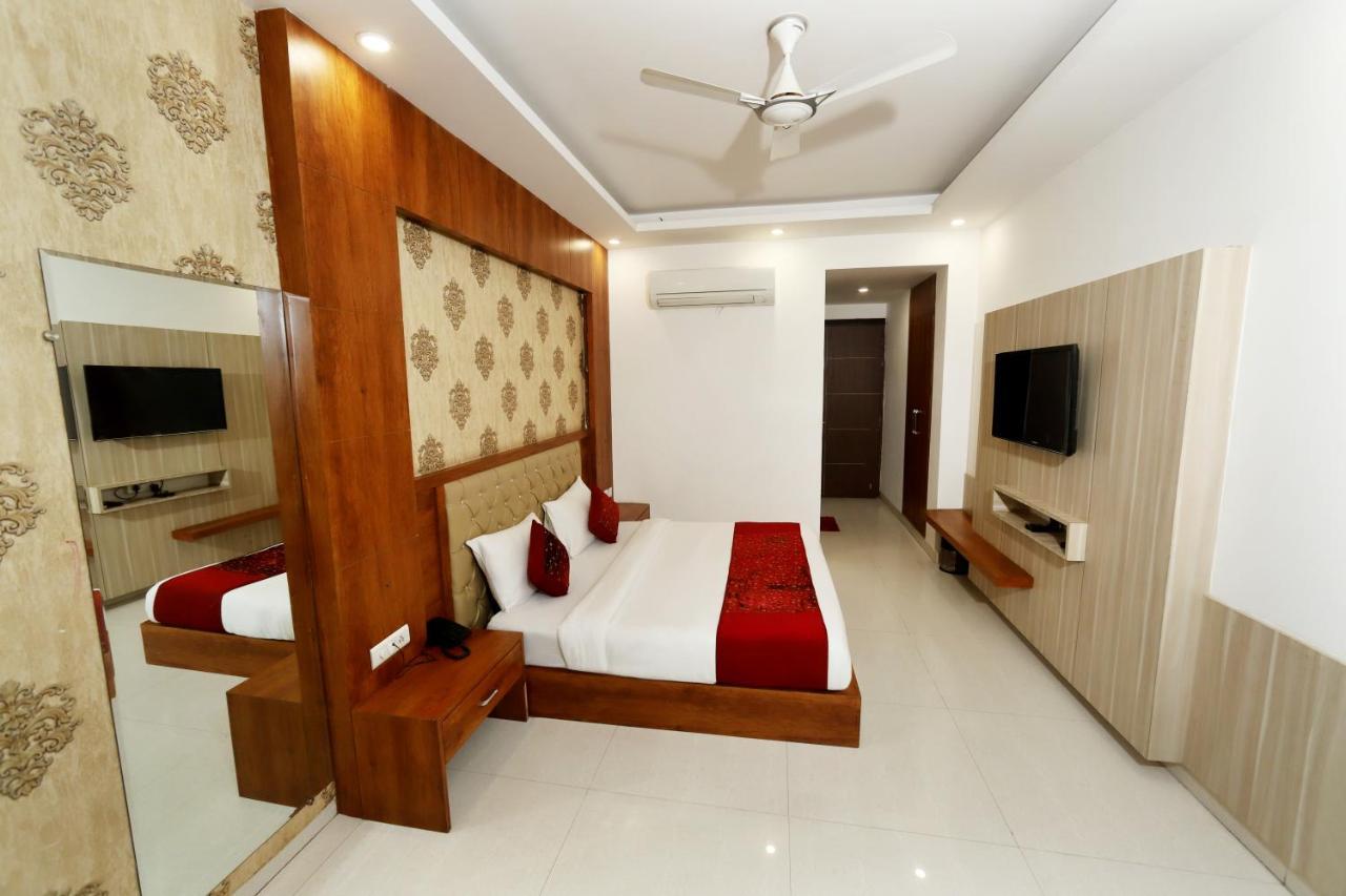 Almati - Near Delhi Airport Hotel