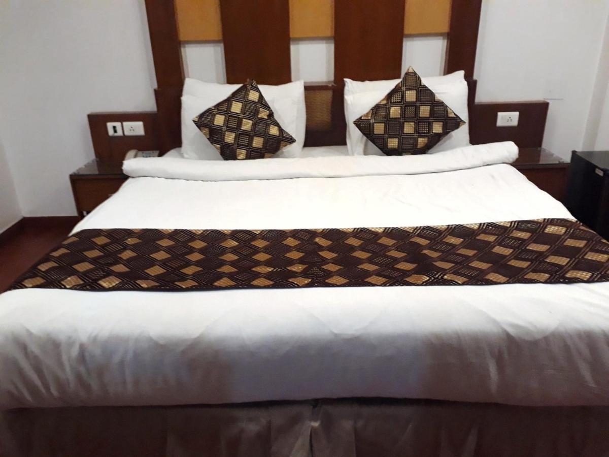 Grand Ivy Hotel 3*