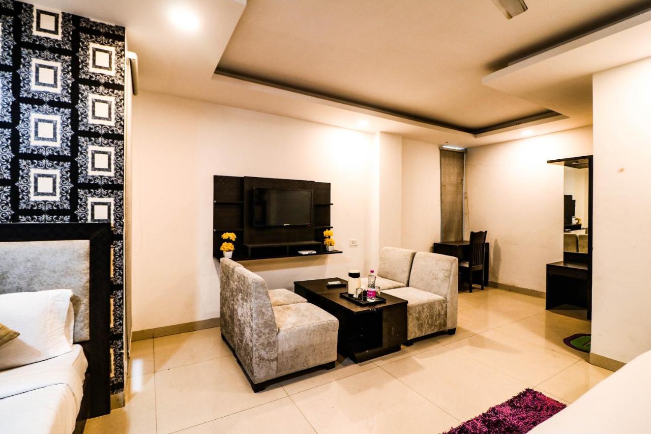 Hotel Olive Zone Near Delhi Airport
