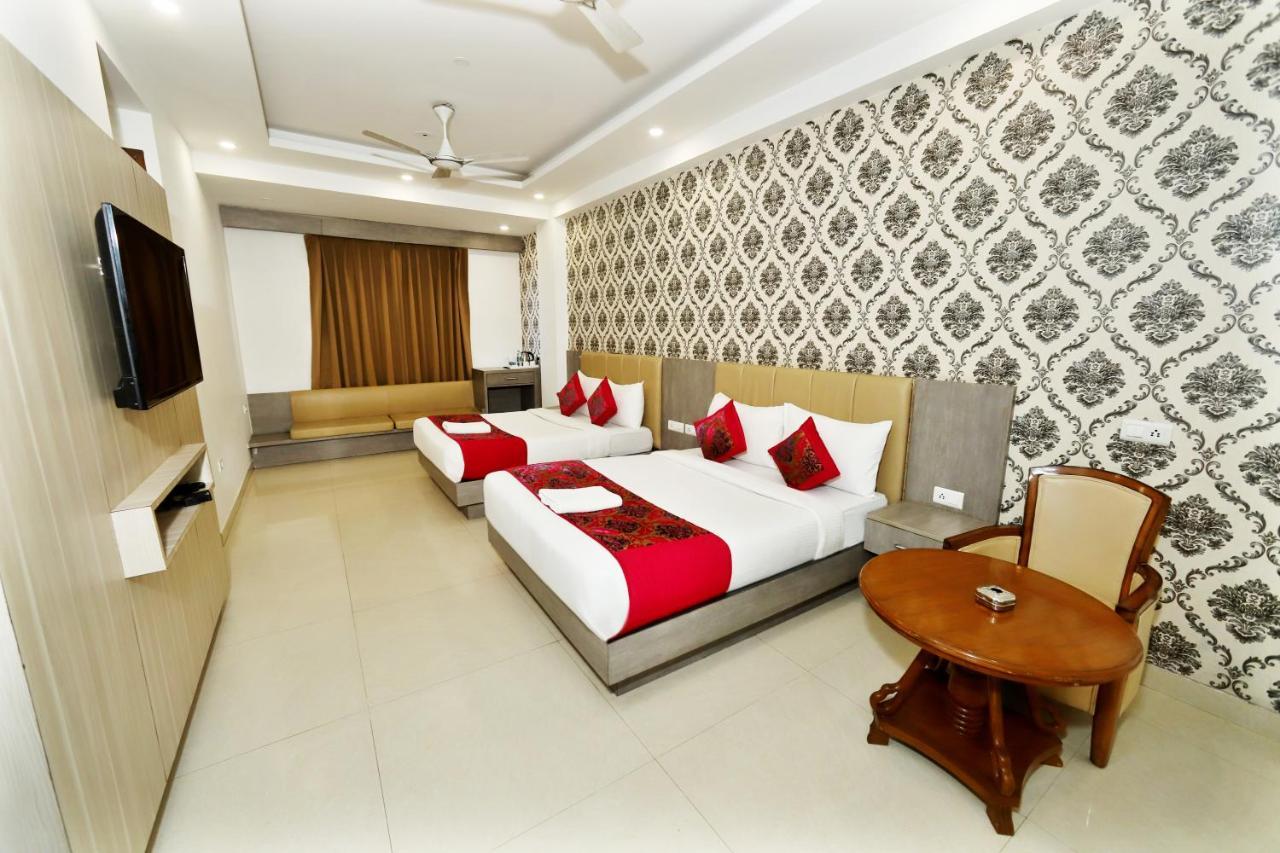 Hotel Almati - Near Delhi Airport 3*