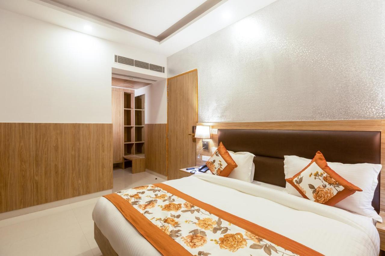 Staybook-Hotel Salt New Delhi Airport Hotel 4*