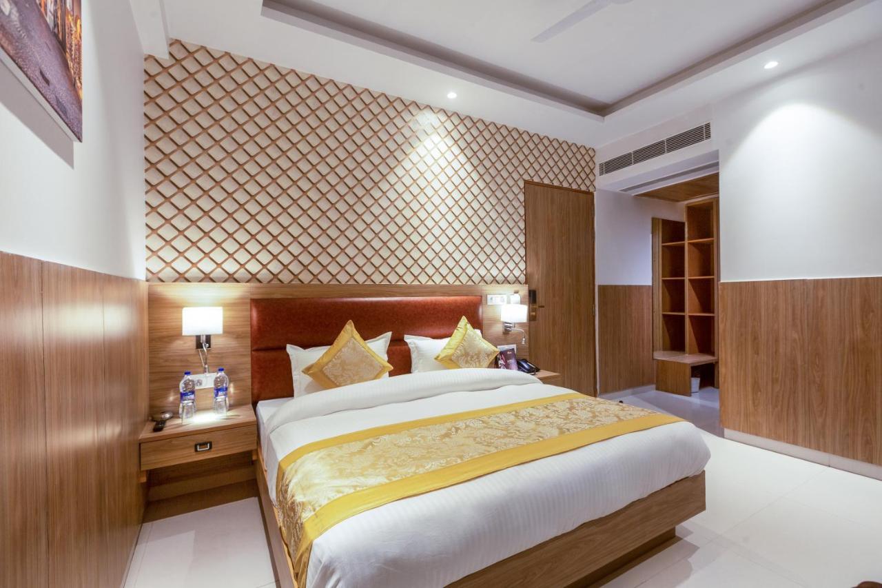 Staybook-Hotel Salt New Delhi Airport Hotel 4*