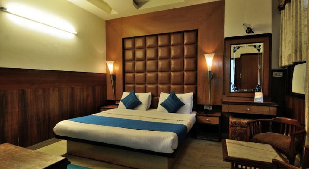 S.p.b 87 3* Delhi (National Capital Territory of India)