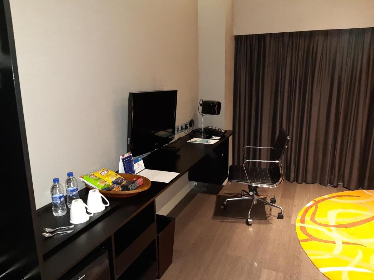 Express International Airport T3 By Ihg Hotel