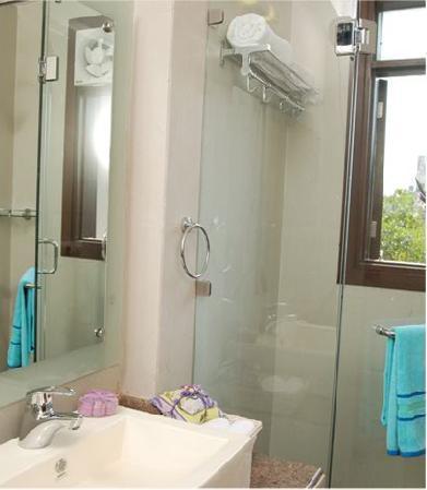Tree Of Life Bed & Breakfast 3*