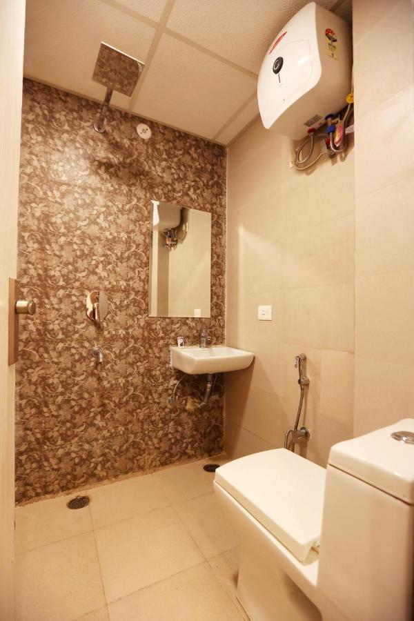 Hotel Ark Suites At Airport 3*