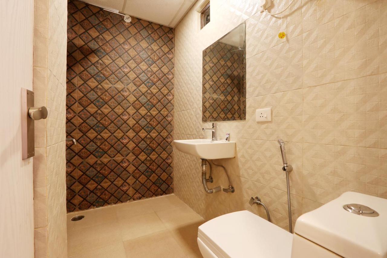 Hotel Ark Suites At Airport 3*