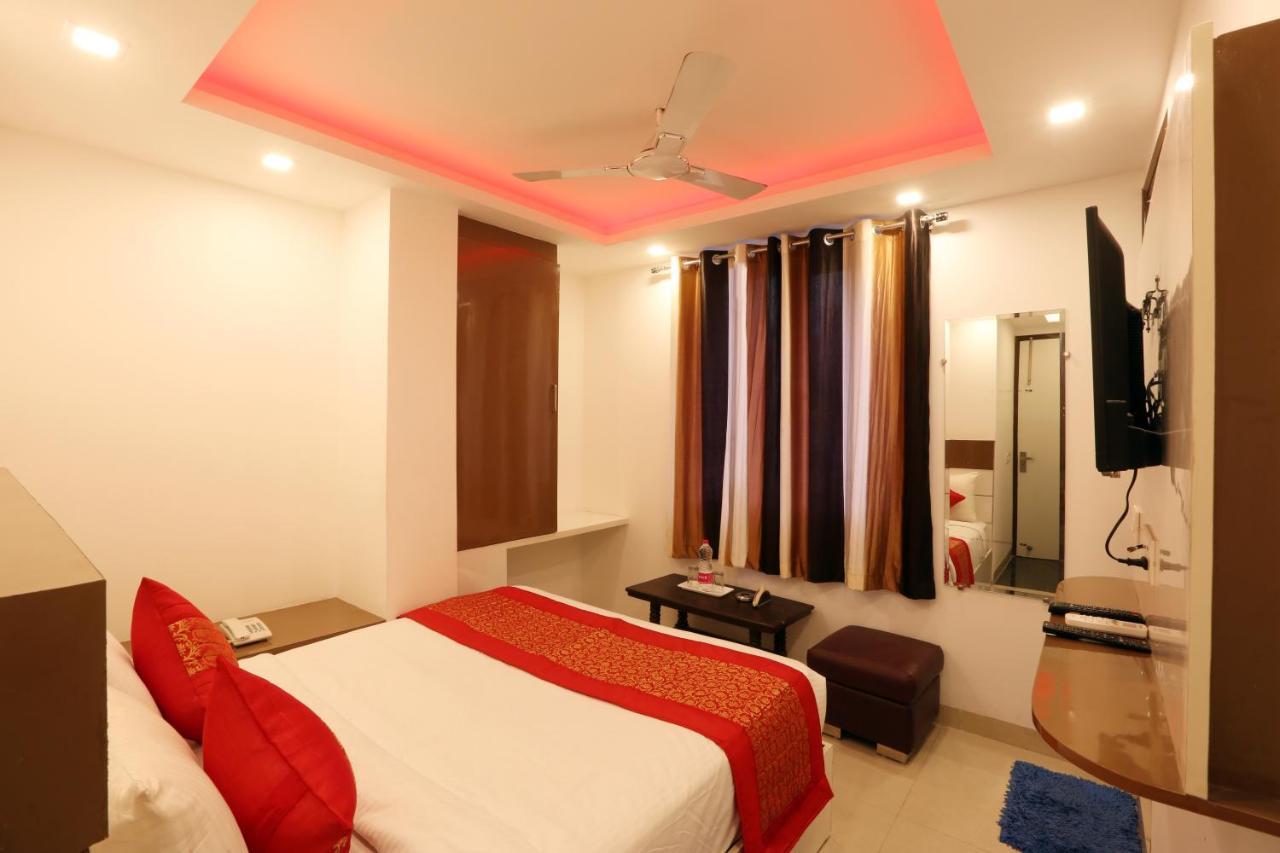 Hotel Ark Suites At Airport 3*