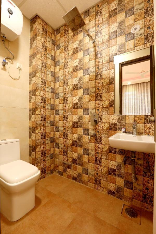 Ark Suites At Airport Hotel