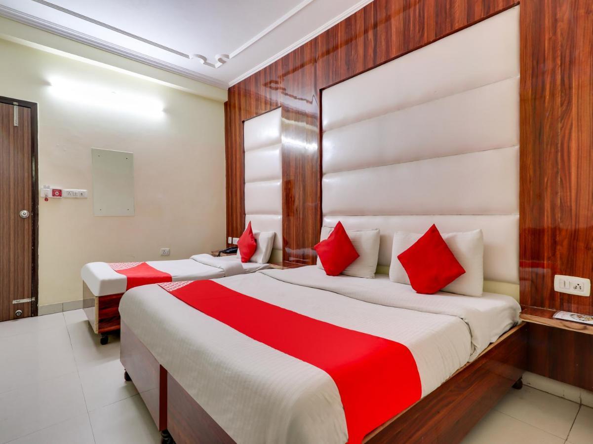 Hotel Fabhotel Luck Residency Delhi Airport 3*