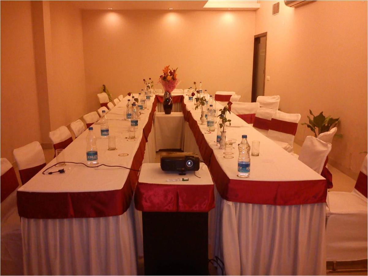 Five Elements The Claire 3* Delhi (National Capital Territory of India)