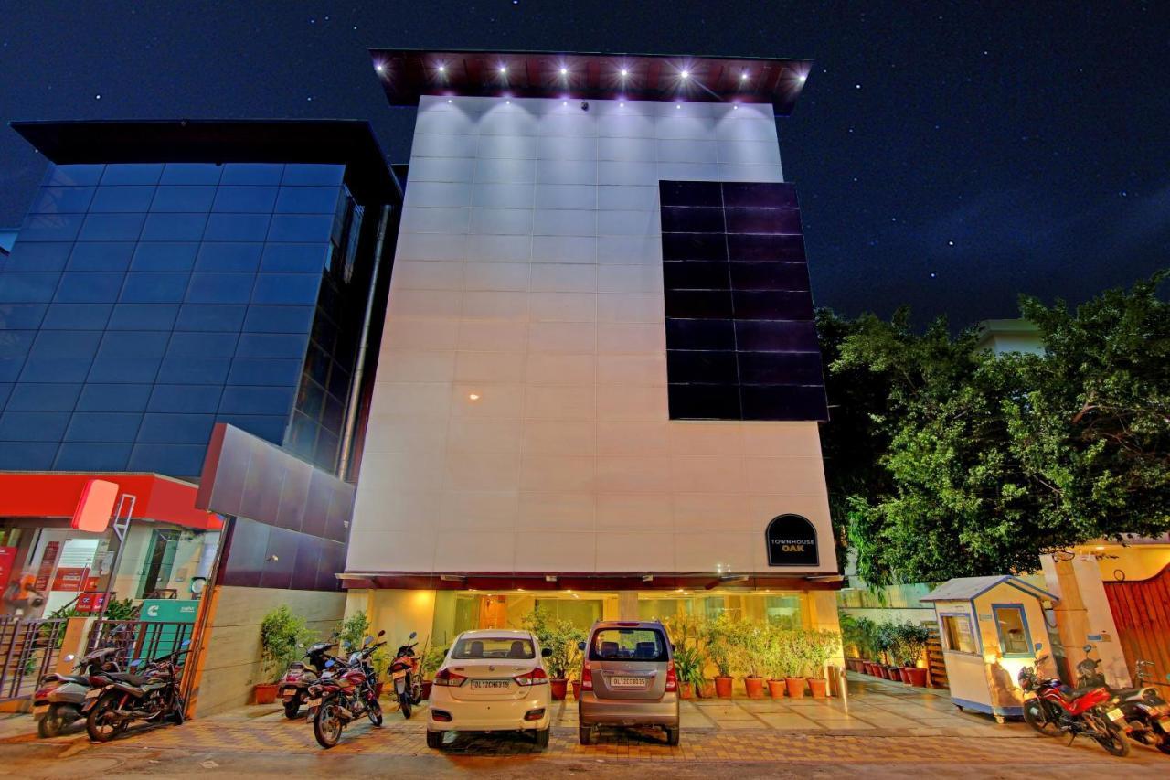 Townhouse Oak Safdarjung Hotel New Delhi