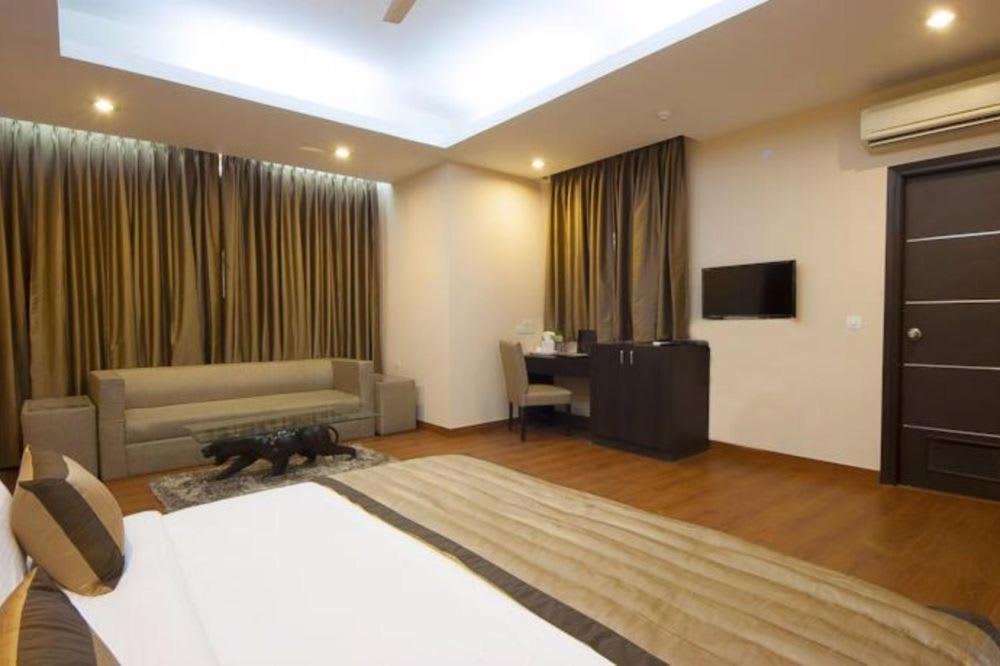 Hotel Zenith Mahipalpur - Free Parking