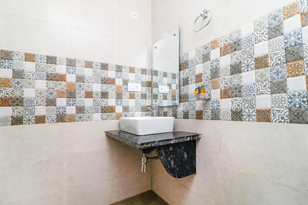 Fabhotel Olivia 3*