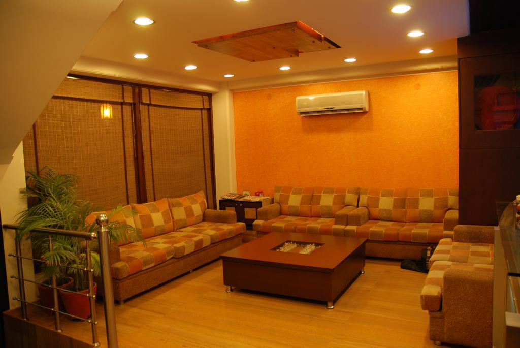 Capital O 2382 White House Continental Delhi (National Capital Territory of India)