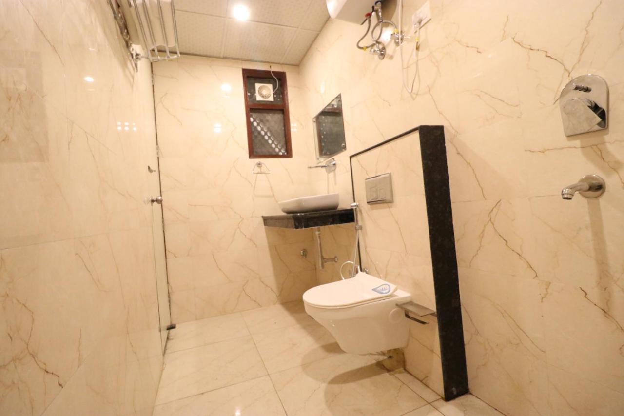 Hotel Cozy Cave New Delhi
