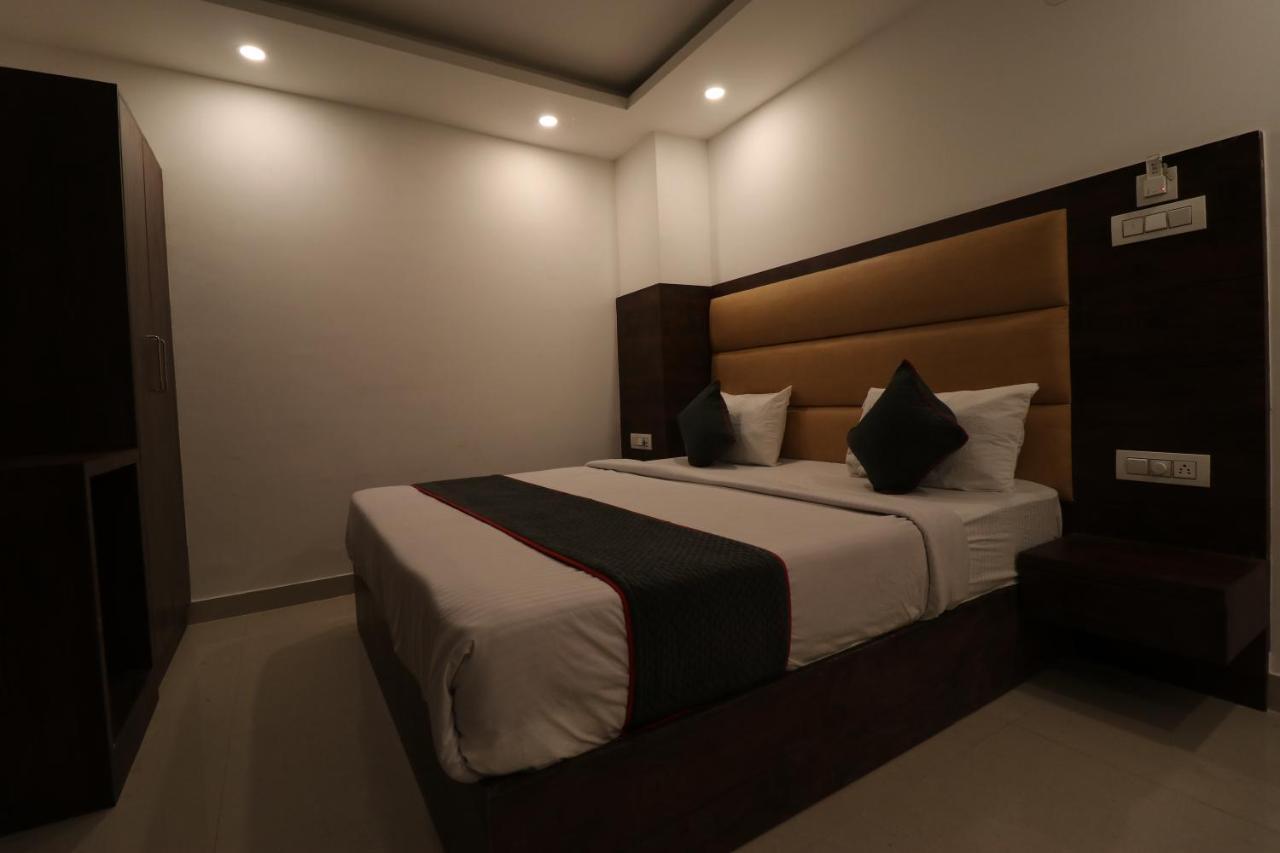 Cozy Cave Hotel 3*