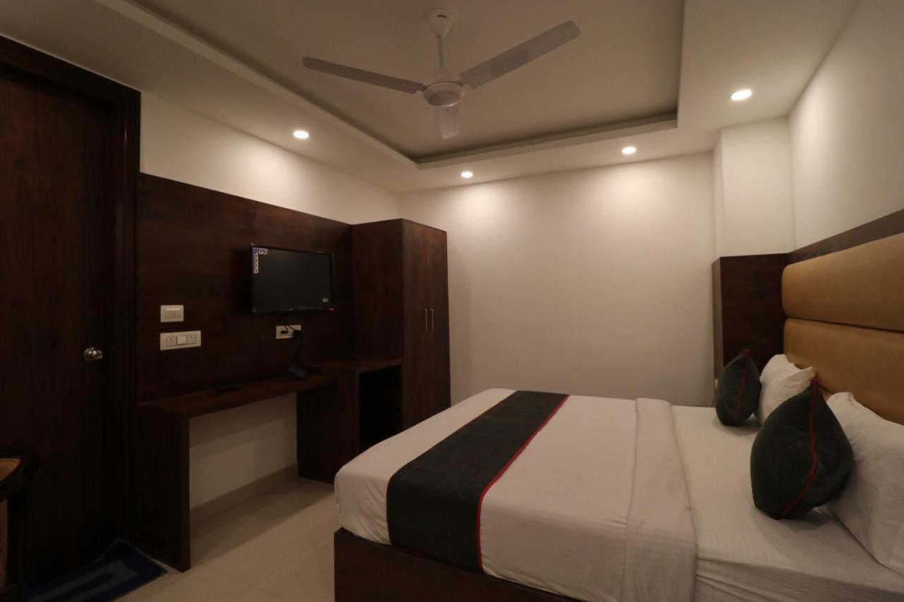 Cozy Cave New Delhi