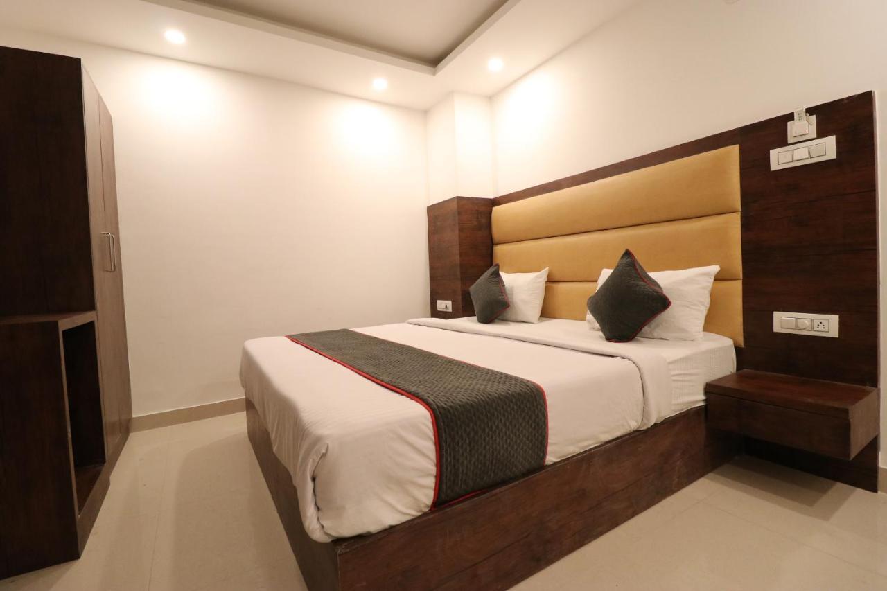 Cozy Cave Hotel 3*
