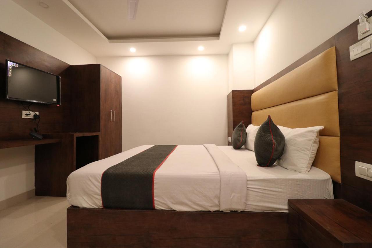 Cozy Cave 3* New Delhi
