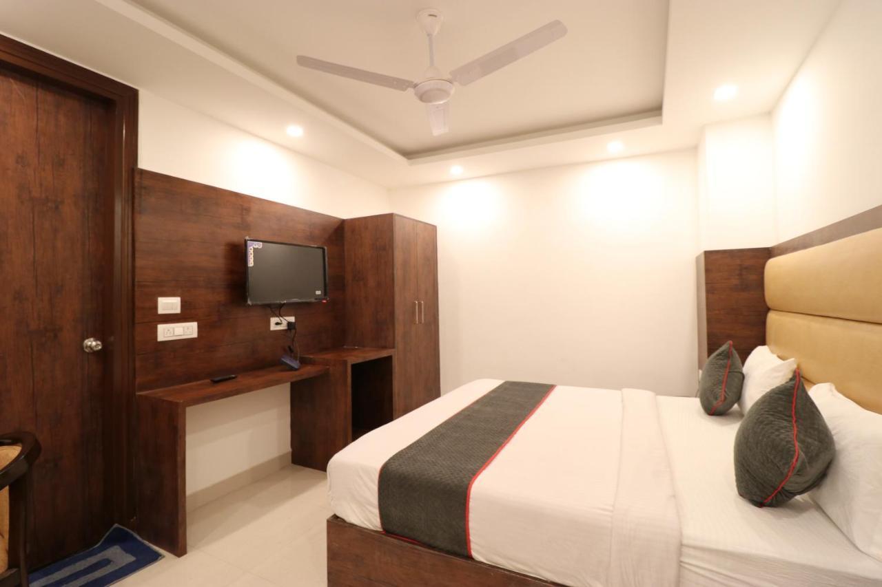 Cozy Cave Hotel 3*