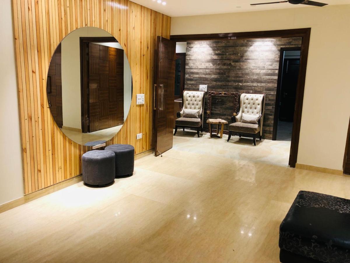 In Airb&b - Divine Service Apartment *