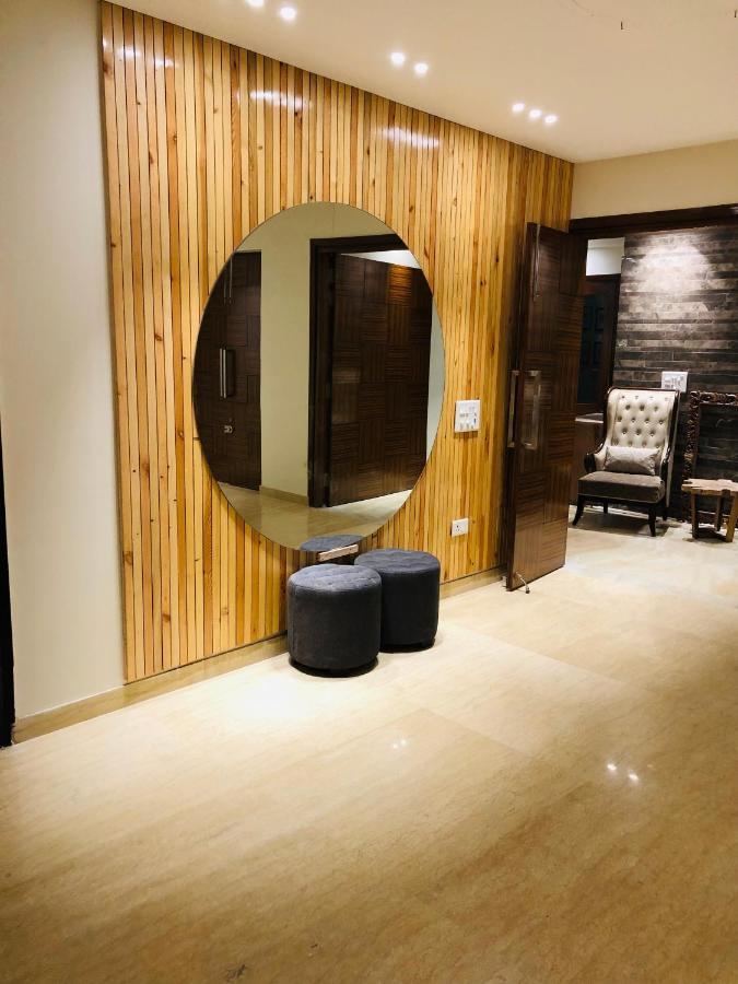 In Airb&b - Divine Service * New Delhi