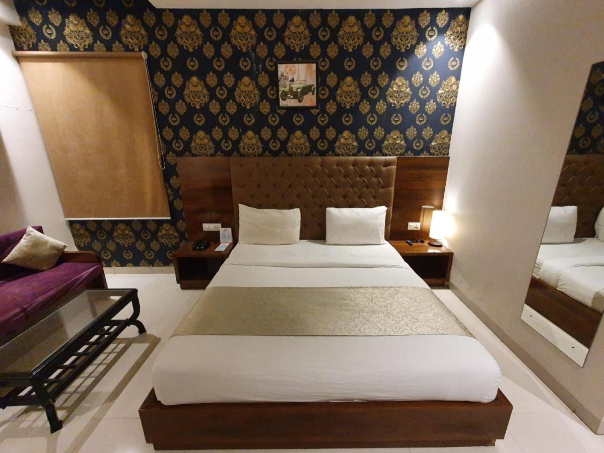 Whitepod Luxury Aerocity Delhi Airport