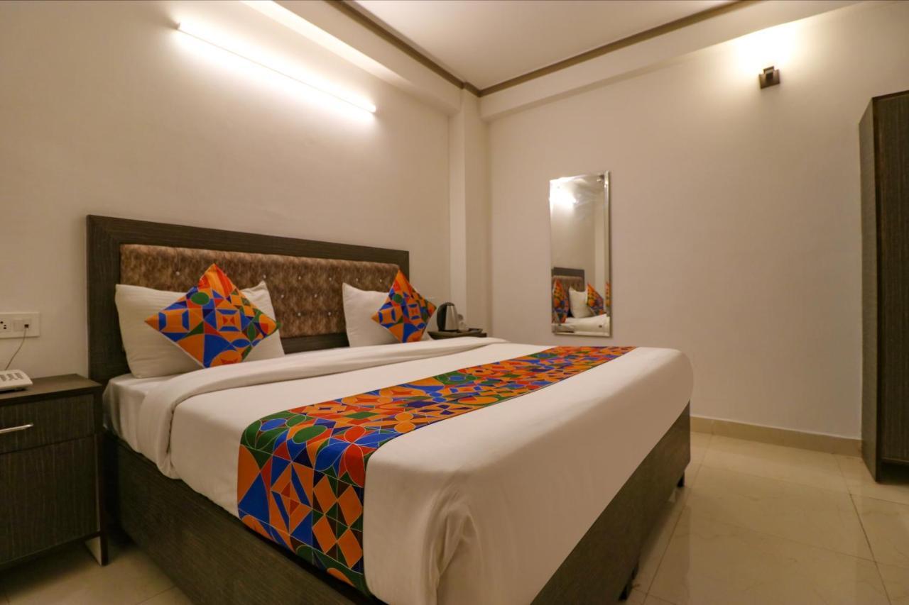 Hotel Fabexpress Dolphin International Near Delhi Airport New Delhi