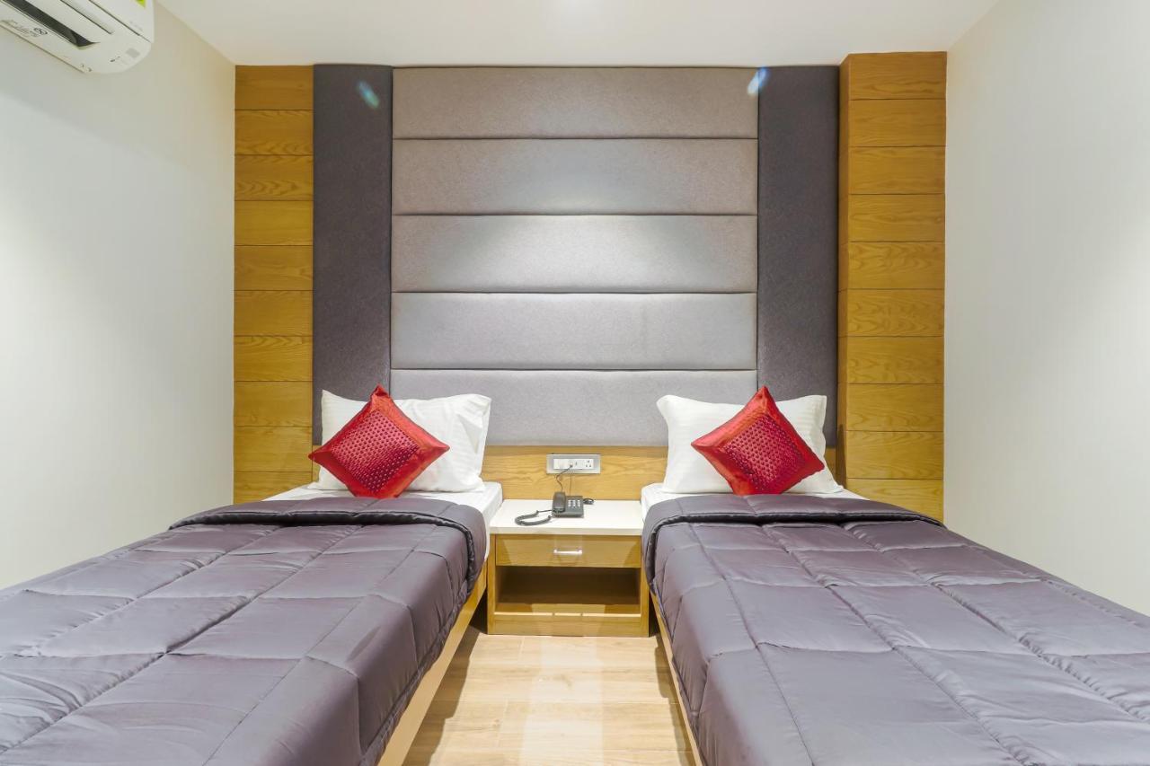 Bricks, Karol Bagh, New 3*