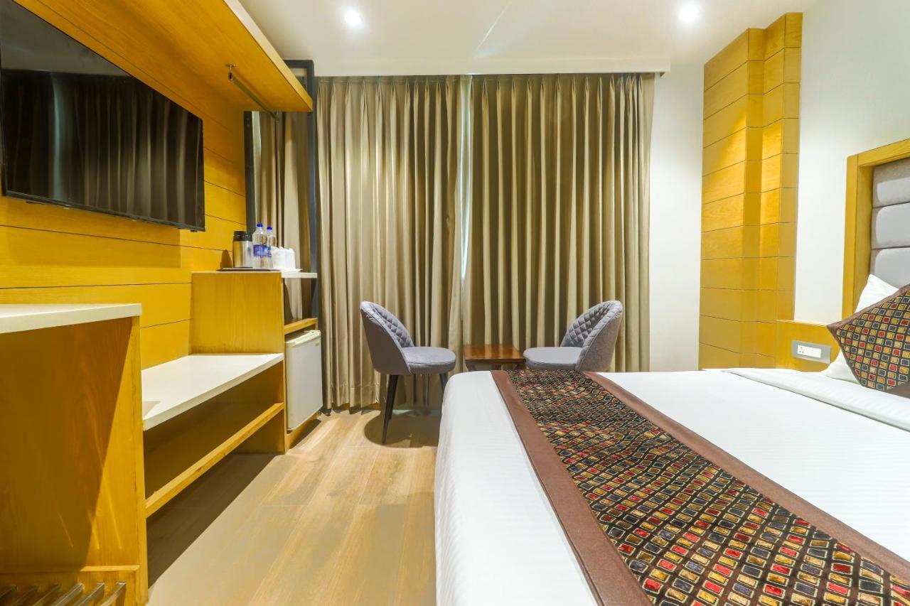 Bricks, Karol Bagh, New Hotel 3*