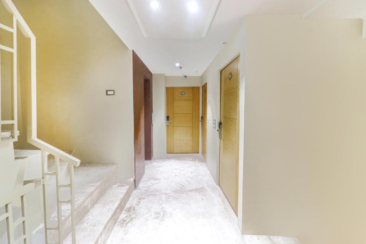Hotel Bricks, Karol Bagh, New 3*